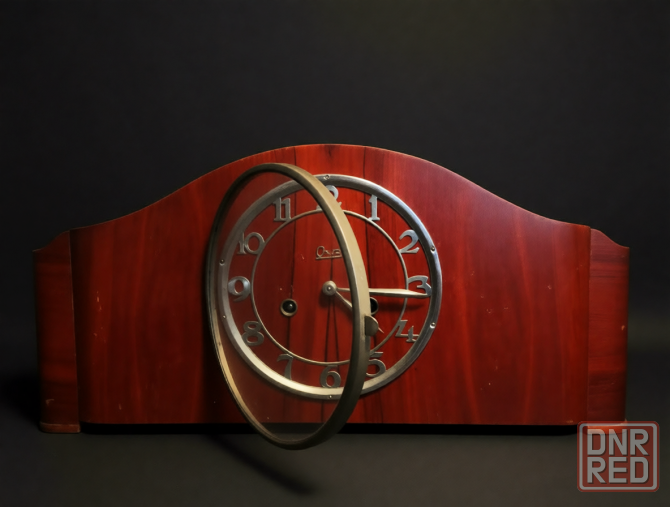 Продаю редкие настольные часы очз 1962 г. Донецк - изображение 3