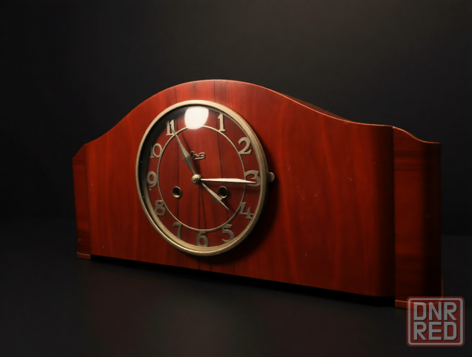 Продаю редкие настольные часы очз 1962 г. Донецк - изображение 2