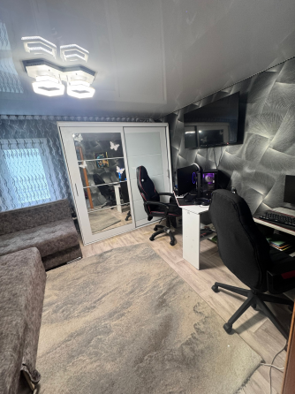 Продам газифицированный дом с приватизированной землей Иловайск Пл . Ленина Иловайск