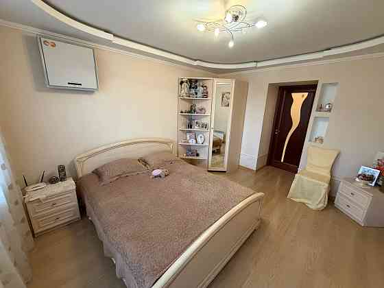 Продам 3 ком. кв., 7/17 эт., 70 м.кв. - Донецк, ул. Артема, Детский мир Донецк