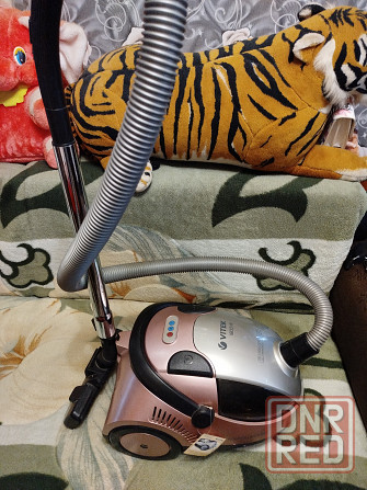 Пылесос с аквафильтром Vitek Донецк - изображение 4