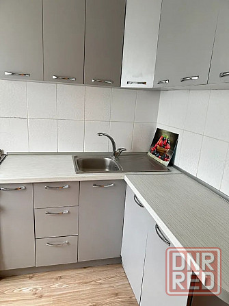 Сдаю 1 комнатную квартиру в Буденновском р-не, площадь Буденного Донецк - изображение 2