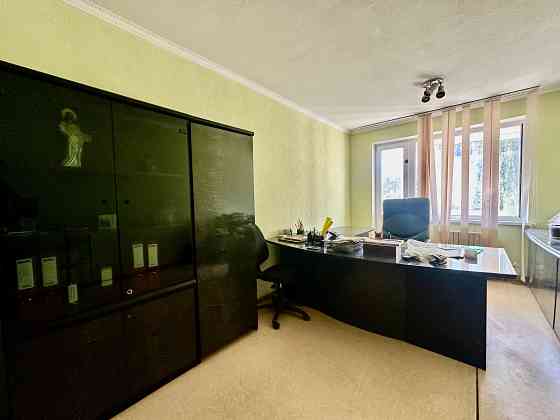 продам офис 360 м2 6 соток Донецк