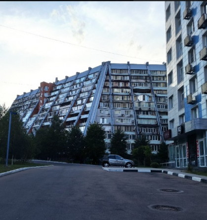 Центр продается 4к кв в элитном доме пирамида 9 и 10 этажи Донецк