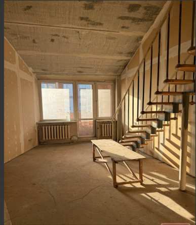 Центр продается 4к кв в элитном доме пирамида 9 и 10 этажи Донецк