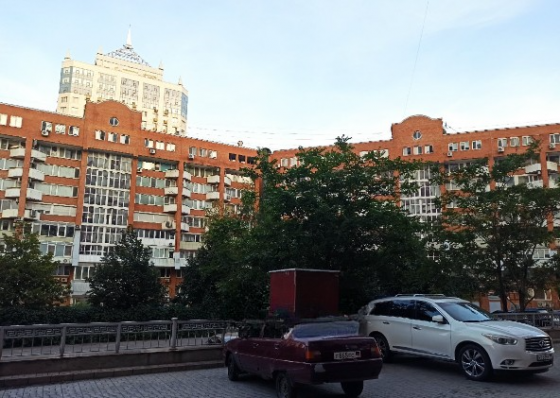 Центр продается 4к кв в элитном доме пирамида 9 и 10 этажи Донецк