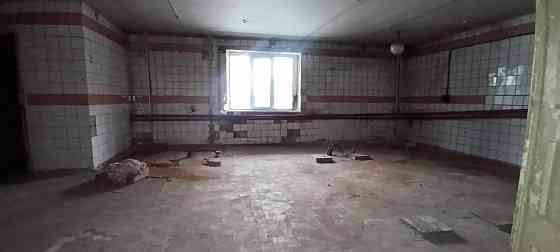 Сдам коммерческое помещение 344 м2 под склад, под производство. Отопление. Окна. Полуподвал. Центр! Донецк