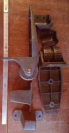 Фурнитура для чемодана. Комплект роликов ножек и уголков Донецк