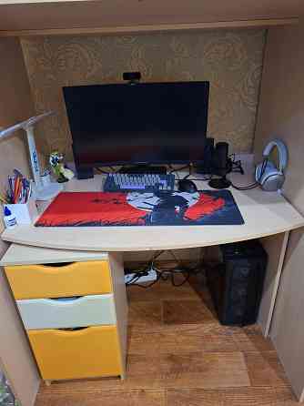 Продам комплект мебели для детской комнаты Макеевка