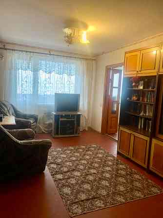 Продам трехкомнатную квартиру. Мариуполь