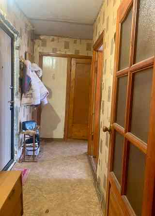 Продам трехкомнатную квартиру. Мариуполь