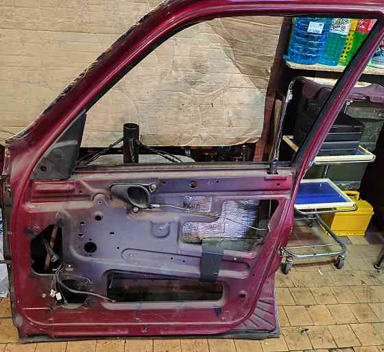 Капот б/у-.Дверь правая перед-.Ваз-2123. Донецк