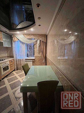 Сдаётся отличная 3х комнатная квартира с евро ремонтом в Кировском р-не, микр-н Мирный, ул. Туполева Донецк - изображение 1