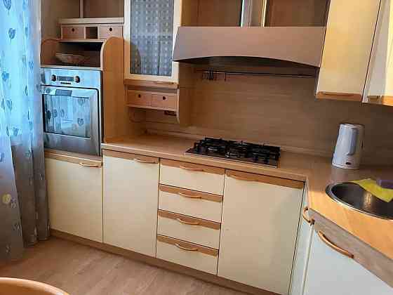 Двухкомнатная квартира со смежными комнатами в пешей доступности к Крытому рынку Донецк