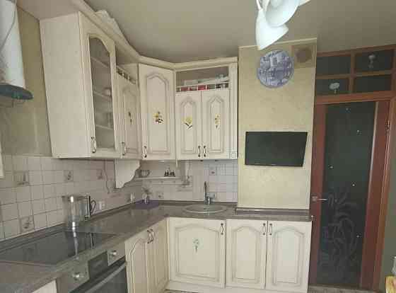 Сдается просторная двухкомнатная квартира (49 м2) Этаж: 5/9 Район: Калининский Донецк