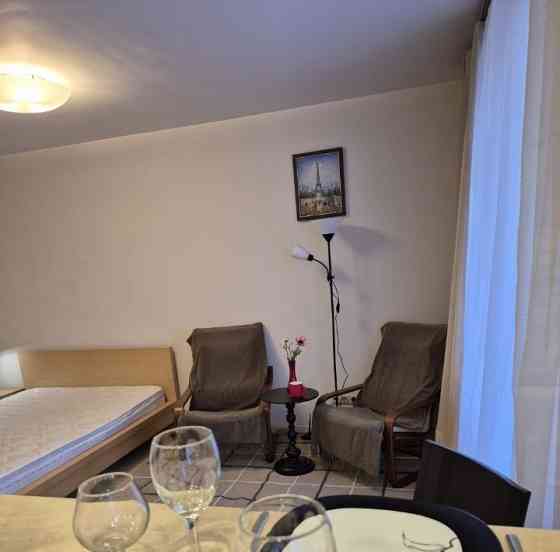 Сдается уютная студия (27 м2) Район: Калининский Ориентир: ул. Владычанского Донецк