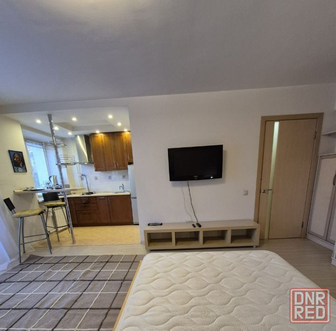 Сдается уютная студия (27 м2) Район: Калининский Ориентир: ул. Владычанского Донецк - изображение 1