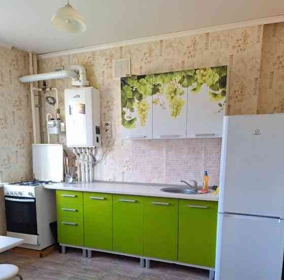 Сдам двухкомнатную квартиру в Буденновском районе, Краснооктябрьская ул. в двух минут от остановки. Донецк