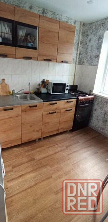 Сдаю двухкомнатную квартиру в Ворошиловском районе Донецка, ориентир библиотека им. Крупской. Донецк - изображение 1