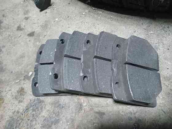 Продаю комплект передних колодок на классику Донецк