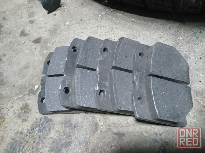 Продаю комплект передних колодок на классику Донецк - изображение 1
