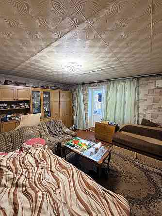 Продам трёхкомнатную квартиру в центре Ясиноватая