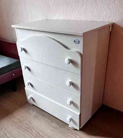 Набор итальянской мебели для детской комнаты Донецк