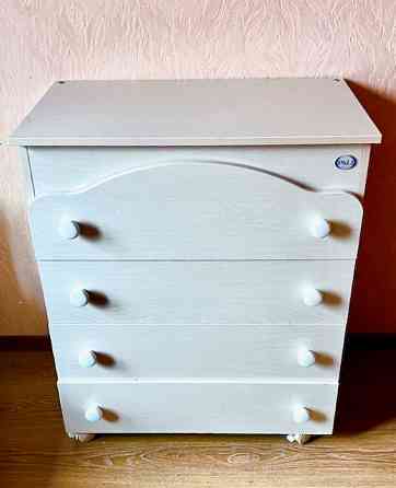 Набор итальянской мебели для детской комнаты Донецк