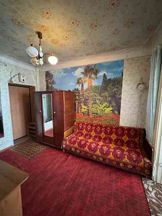 Продам 3-х комнатную квартиру , крупногабаритная сталинка с эркером Макеевка