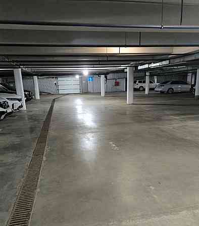 Сдам парко место центр город Донецк