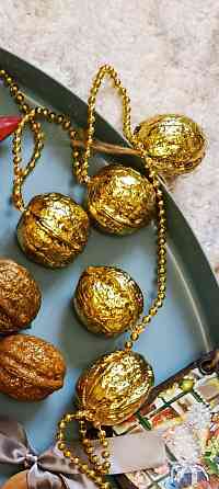 Гирлянда. Материалы для изготовления золотых орехов на ёлку Макеевка