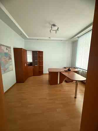 Продажа помещения 600 м кв 24 сот земли огороженная территория в центре ! Донецк