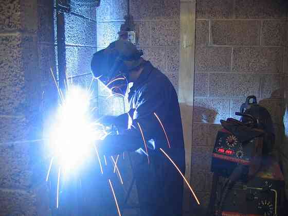 Услуги сварщика сварщик в Макеевке днр Макеевка