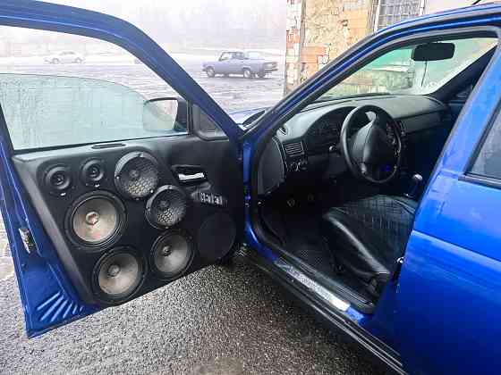 Приора с автозвуком Донецк