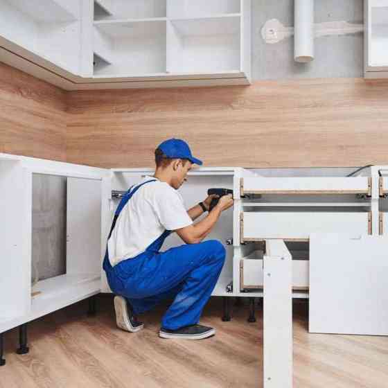 Требуется сборщик кухонь и шкафов Макеевка