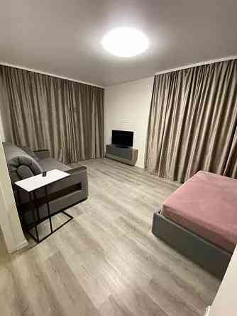 Предлагаю в аренду однокомнатную квартиру (40 кв.м) на третьем этаже в Калининском Донецк