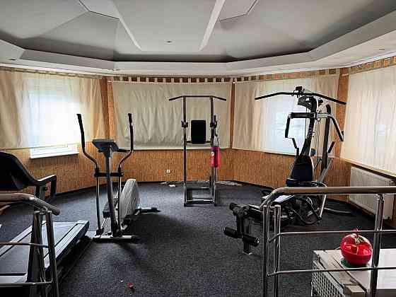 Продается 5-комнатная квартира в Центре Донецка Донецк