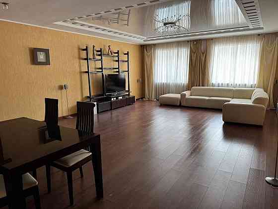 Продается 5-комнатная квартира в Центре Донецка Донецк