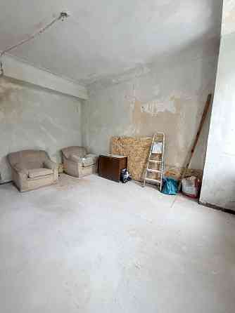 Продам 2 ком. кв-ру Гвардейка 83 квартал ориентир 58 школа Макеевка