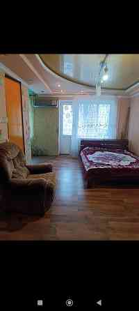 сдам 2 к.кв. калининский р. калининский рынок 25000 р. все есть. Донецк