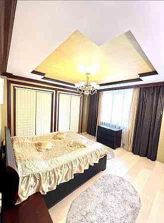 Предлагаю в аренду трёхкомнатную квартиру площадью 95 м² в кальмиусском районе. Донецк