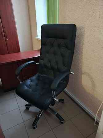 Кресло кожаное офисное Донецк