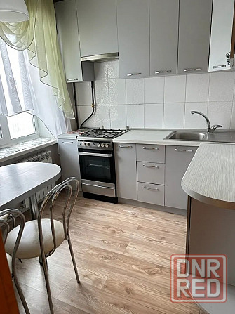 Сдаю 1 комнатную квартиру в Буденновском р-не, площадь буденного Донецк - изображение 1