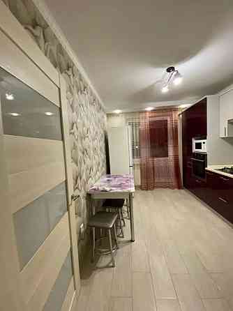 Предлагаю в аренду 2-комнатную квартиру в Ленинском районе города, вблизи оцкб. Донецк