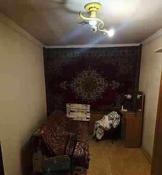 Продам 3-х комнатную квартиру - под ремонт, Центр, пересечение Университетской и пр-та Титова Донецк