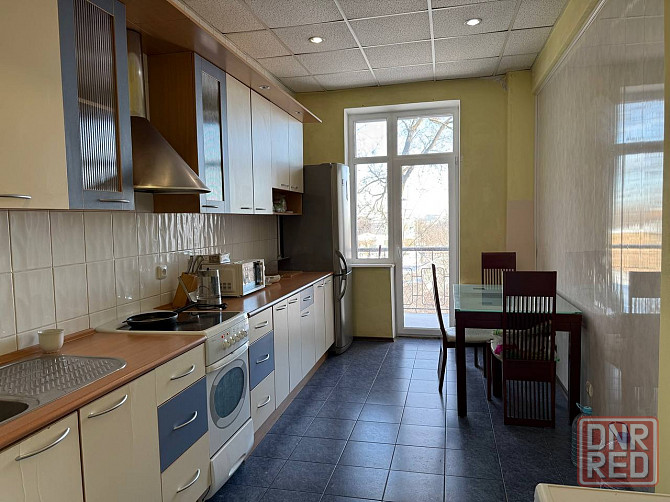 3 комнатная квартира Энгельса 14 Мариуполь - изображение 1