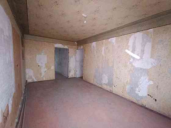 продам 3-комнатную квартиру под ремонт на Голубом , Ленинский р-н Донецк