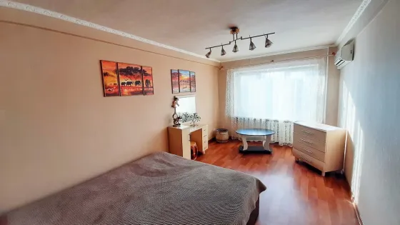 Продам отличную 2-ком квартиру. Донецк. Ремонт. Остается все. Донецк