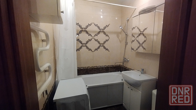 Сдаётся на длительный срок однокомнатная просторная и солнечная квартира в Пролетарском районе Донецк - изображение 6