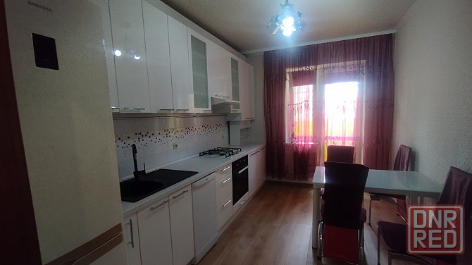 Сдаётся на длительный срок однокомнатная просторная и солнечная квартира в Пролетарском районе Донецк - изображение 2